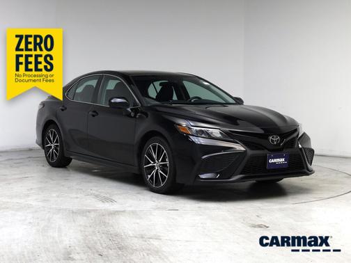 Black 2024 Toyota Camry SE