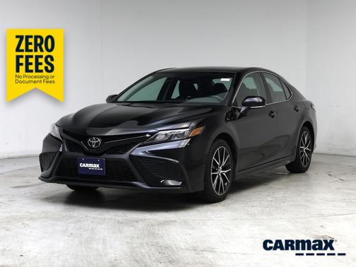 Black 2024 Toyota Camry SE