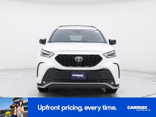 White 2021 Toyota Highlander XSE