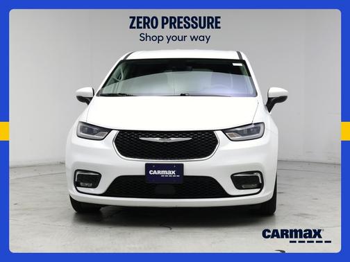 White 2023 Chrysler Pacifica Touring L