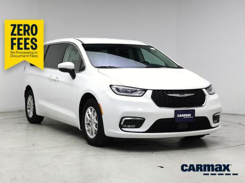 White 2023 Chrysler Pacifica Touring L
