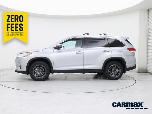 Silver 2019 Toyota Highlander XLE