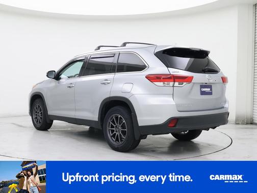 Silver 2019 Toyota Highlander XLE