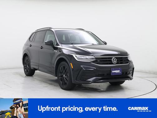 Black 2022 Volkswagen Tiguan SE R-Line Black