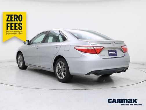 Silver 2016 Toyota Camry SE