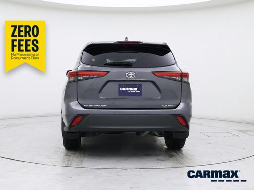Gray 2023 Toyota Highlander XLE