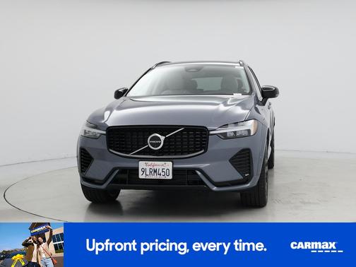 2024 Volvo XC60 Recharge Plug-In Hybrid T8 Ultimate Dark Theme
