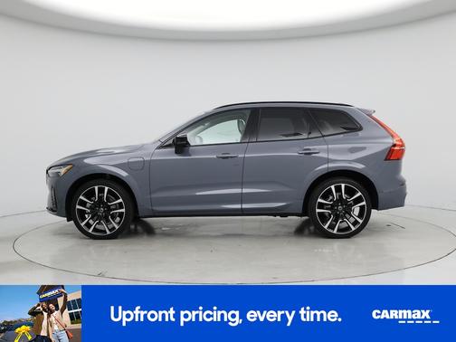 2024 Volvo XC60 Recharge Plug-In Hybrid T8 Ultimate Dark Theme