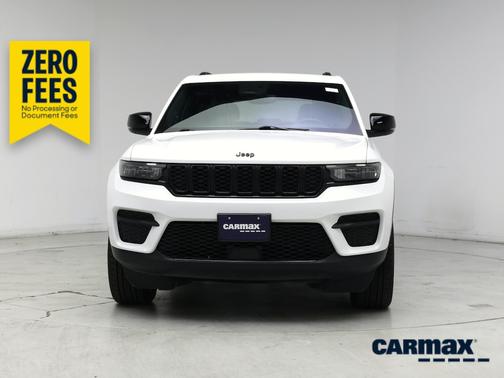 White 2024 Jeep Grand Cherokee Altitude