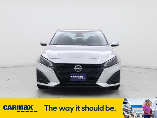 2023 Nissan Altima SV