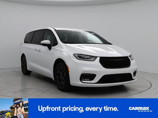White 2023 Chrysler Pacifica Hybrid Touring L