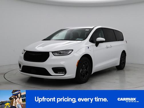 White 2023 Chrysler Pacifica Hybrid Touring L