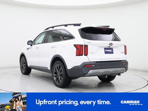 White 2021 Kia Sorento SX
