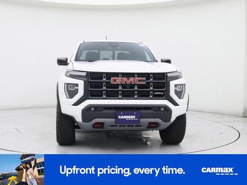White 2024 GMC Canyon AT4