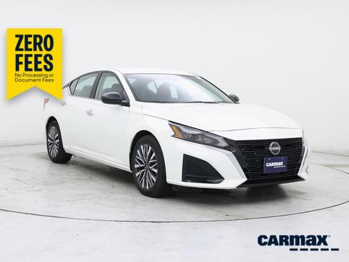White 2025 Nissan Altima SV