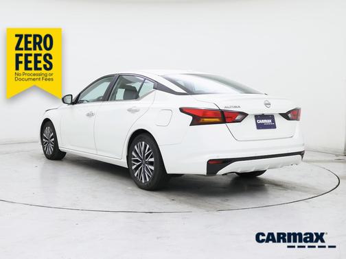 White 2025 Nissan Altima SV