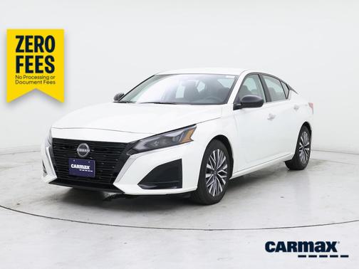White 2025 Nissan Altima SV