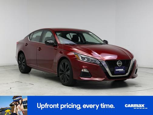 Red 2022 Nissan Altima SR