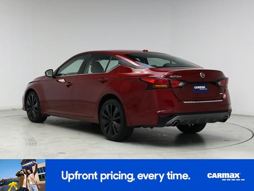 Red 2022 Nissan Altima SR