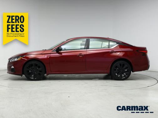 Red 2022 Nissan Altima SR