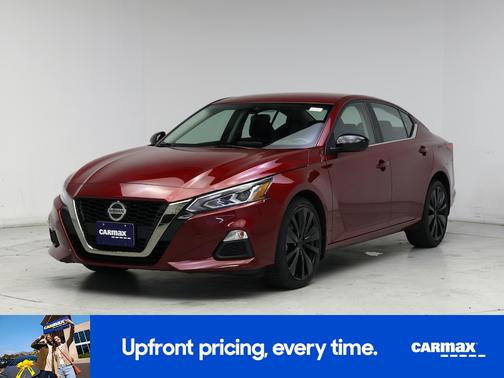Red 2022 Nissan Altima SR