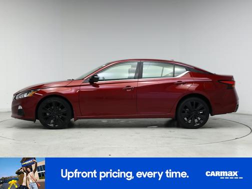 Red 2022 Nissan Altima SR
