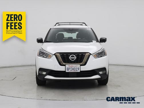 White 2020 Nissan Kicks SR