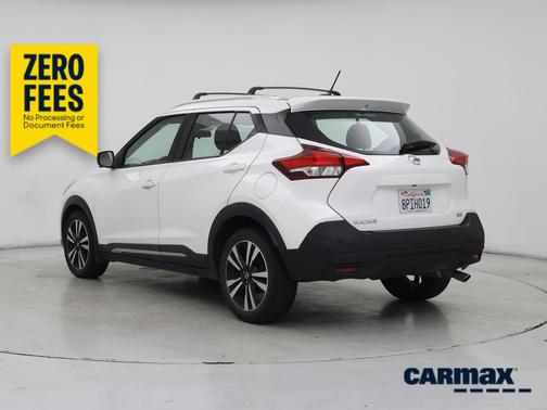 White 2020 Nissan Kicks SR