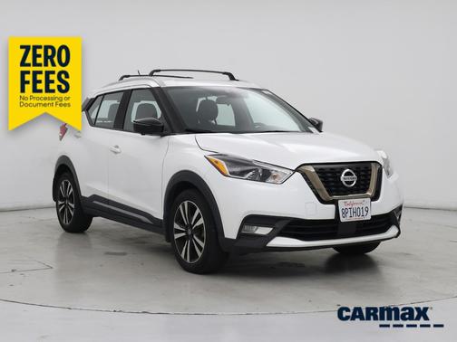 White 2020 Nissan Kicks SR