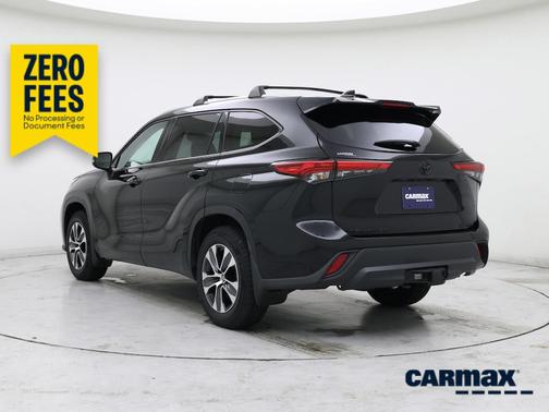 Black 2022 Toyota Highlander XLE