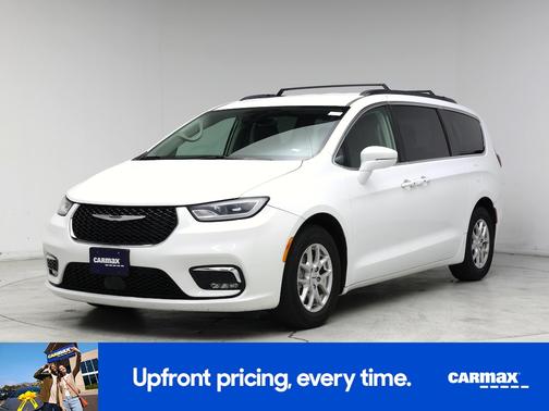 White 2022 Chrysler Pacifica Touring L