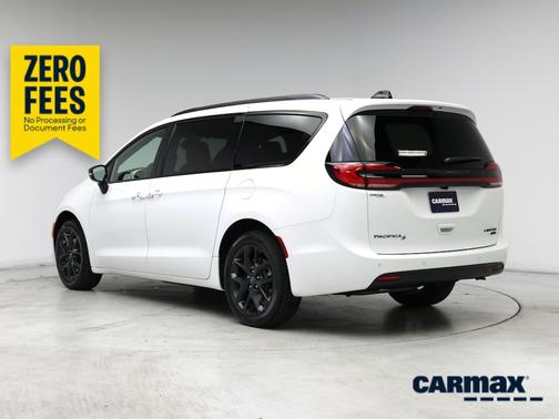 White 2026 Chrysler Pacifica Limited