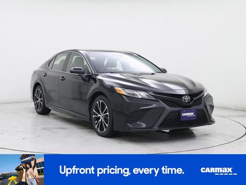 Black 2018 Toyota Camry SE
