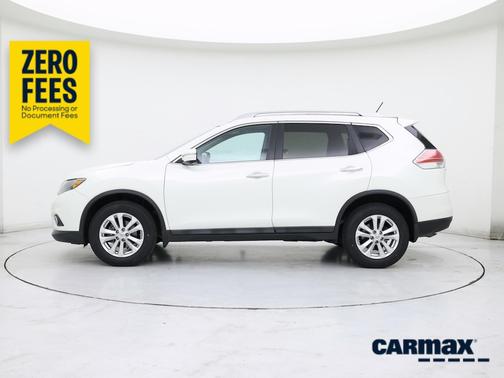 White 2015 Nissan Rogue SV