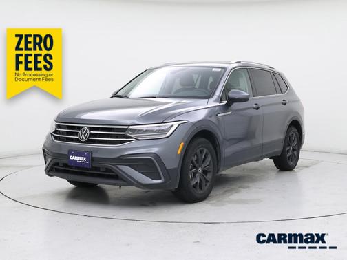 Gray 2024 Volkswagen Tiguan SE