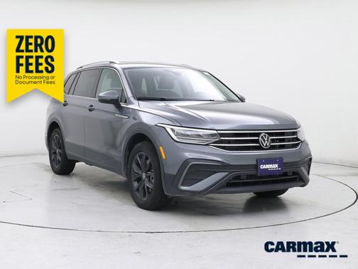 Gray 2024 Volkswagen Tiguan SE