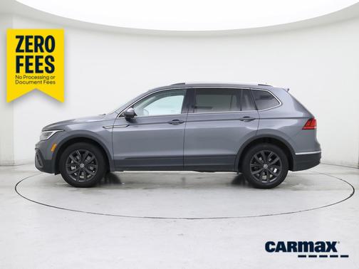 Gray 2024 Volkswagen Tiguan SE