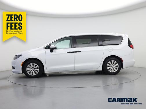 White 2018 Chrysler Pacifica L
