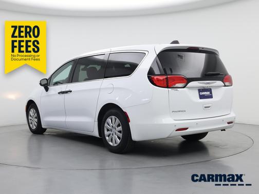 White 2018 Chrysler Pacifica L