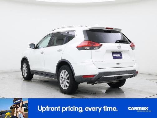 White 2017 Nissan Rogue SV