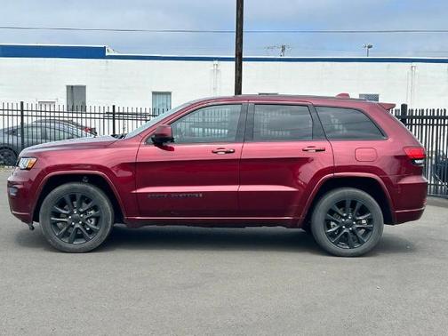 Velvet Red Pearlcoat 2021 Jeep Grand Cherokee LAREDO