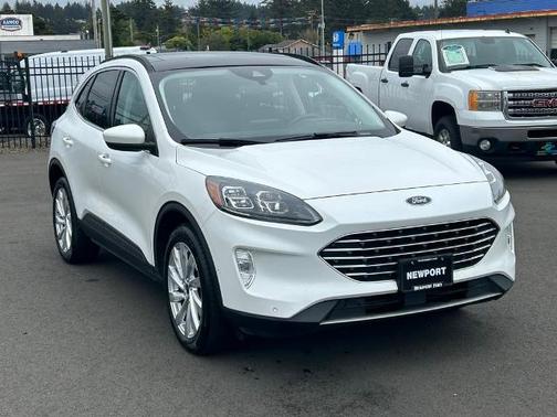 STAR WHITE METALLIC TRI-COA 2022 Ford Escape TITANIUM