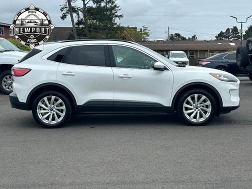 STAR WHITE METALLIC TRI-COA 2022 Ford Escape TITANIUM