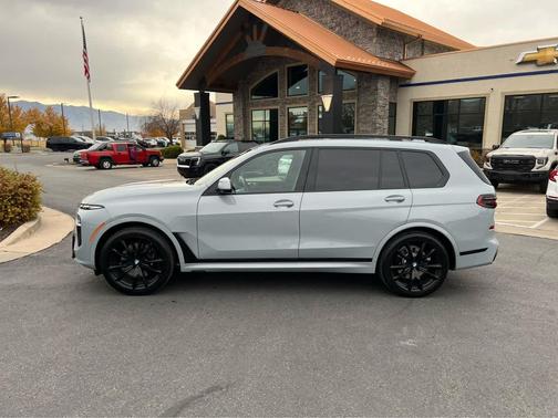 2024 BMW X7 xDrive40i