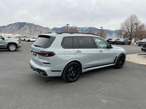 2024 BMW X7 xDrive40i