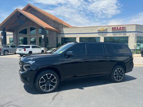 2023 Chevrolet Suburban RST