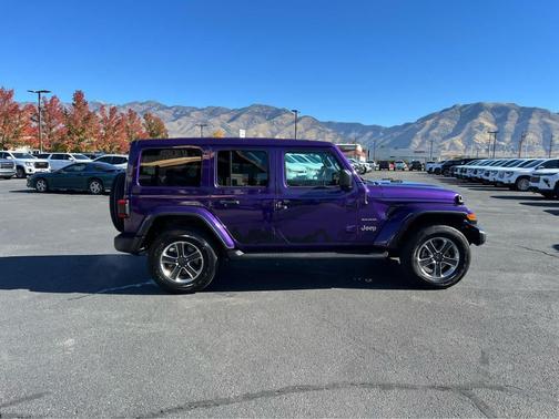2023 Jeep Wrangler 4-Door Sahara 4x4