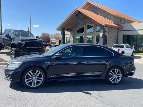 2017 Volkswagen Passat 1.8T R-Line w/Comfort