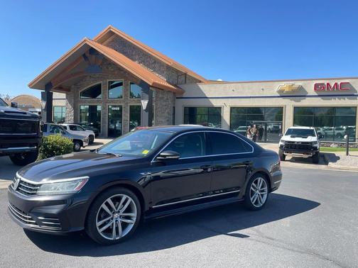2017 Volkswagen Passat 1.8T R-Line w/Comfort