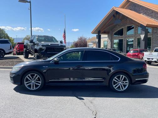 2017 Volkswagen Passat 1.8T R-Line w/Comfort